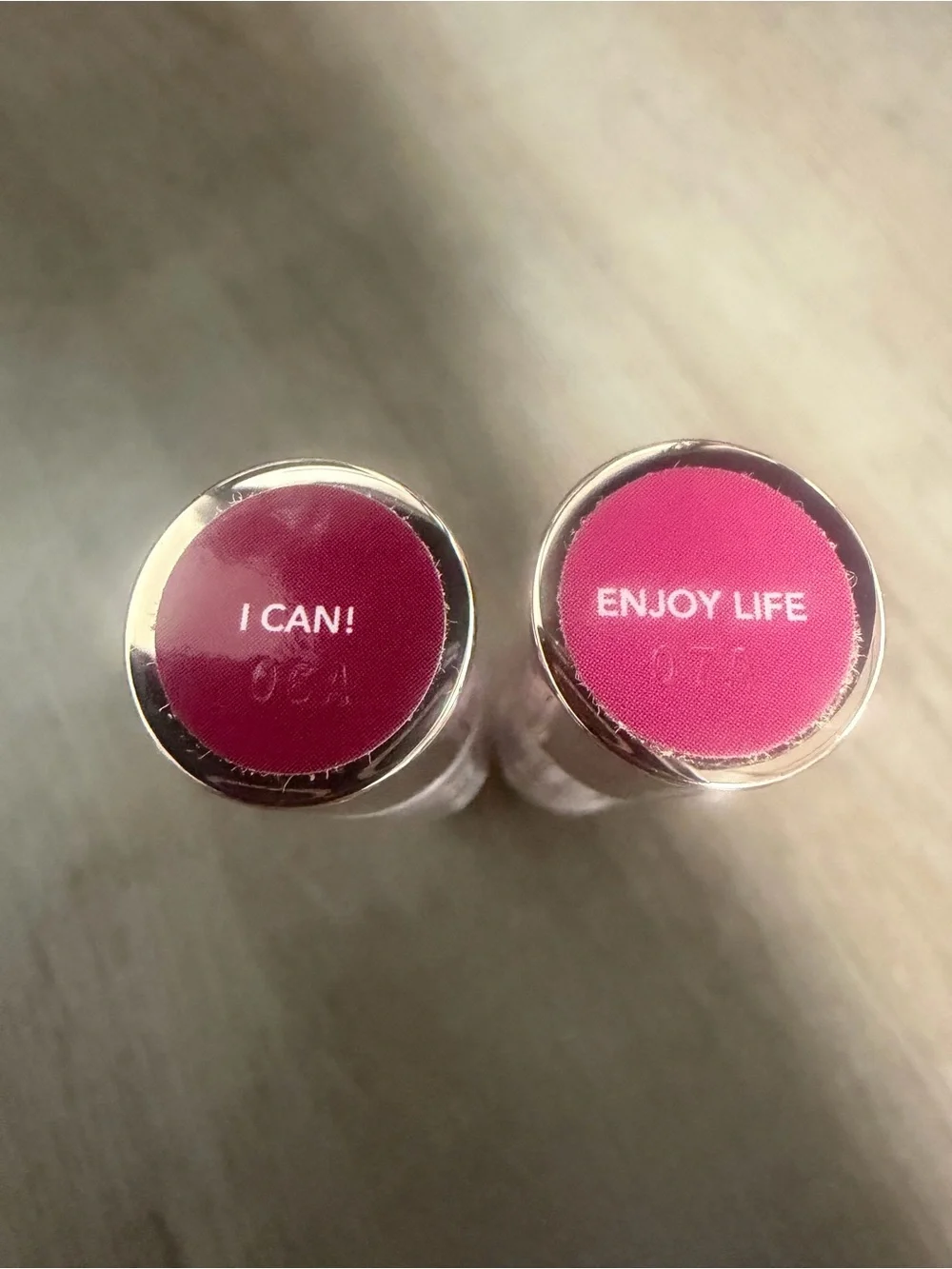 2 Doll 10 Lip Crayons - fuchsia and pink